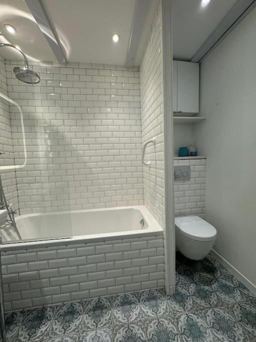 Arazy - Superb Duplex Old Very Central, Ac, Terrace Appartement *